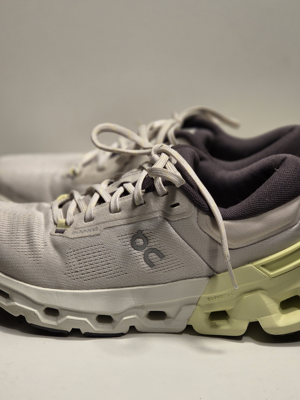 Size 9.5 - ON Cloudflyer 5 Pearl Hay W - Picture 8 of 11